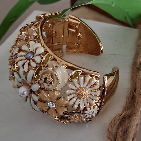 Kenneth Jay Lane Gold Plated Garden Party Bracelet - Picture 4 of 9